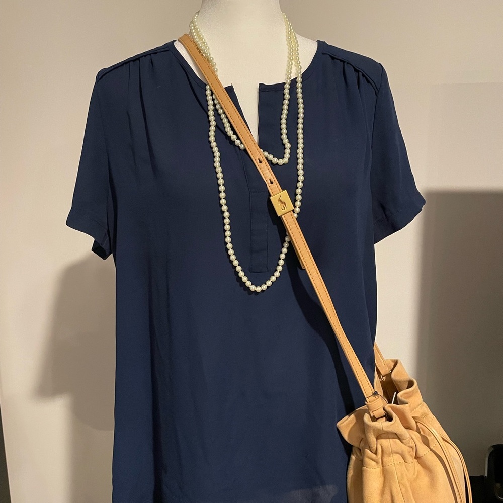Short sleeve use Navy Blue color Blouse